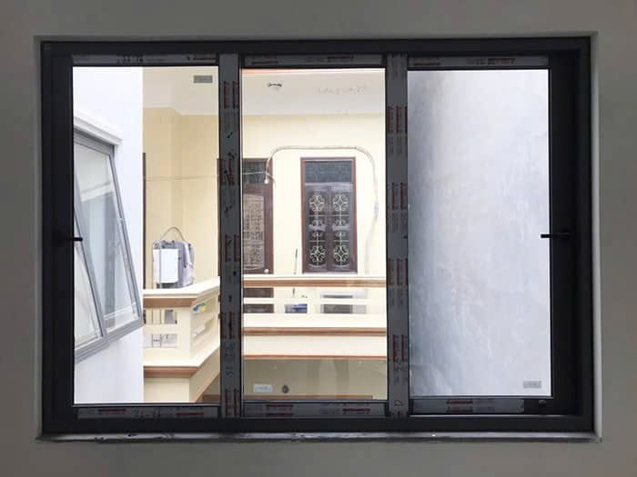 cửa sổ 3 cánh nhôm xingfa