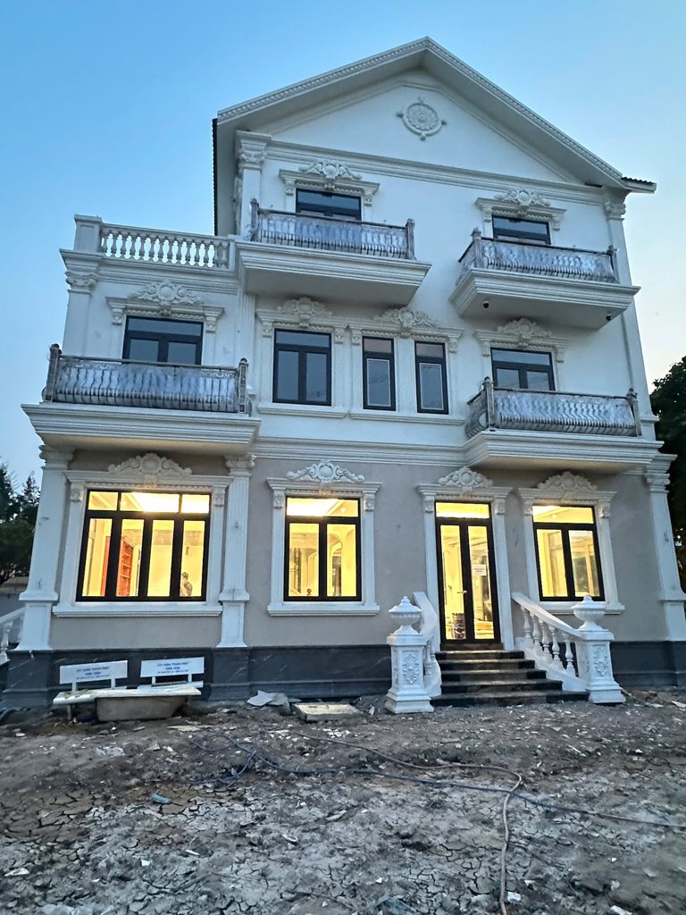 cửa nhôm biệt thự tại TPHCM